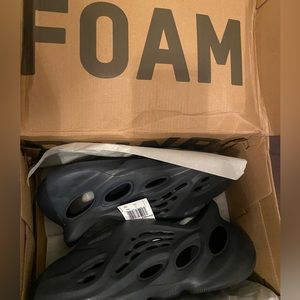 Yeezy Foam Runner Mineral Blue